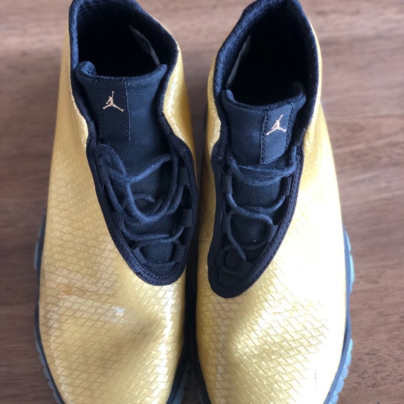 AIR JORDAN FUTURE GOLD - Picture 4 of 4